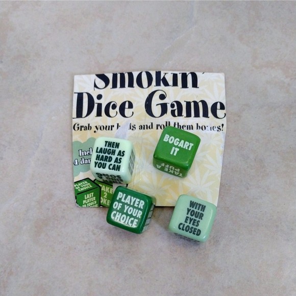 Smokin' Dice Game - Picture 4 of 5